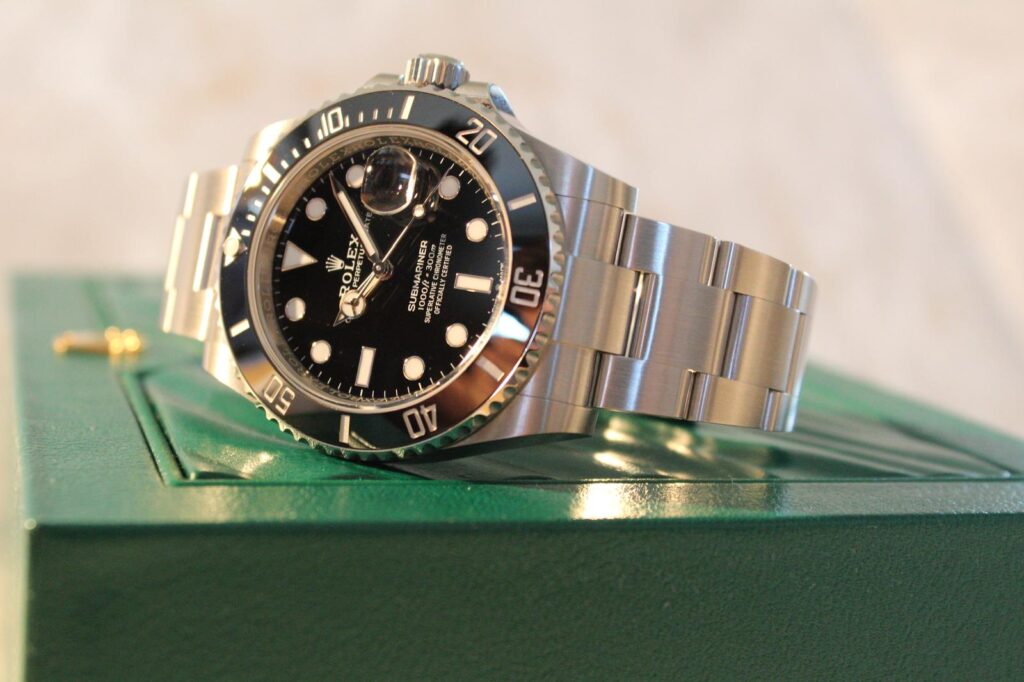 2022 Submariner Date or £9,000